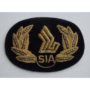 Casquette avec emblème brodé des ailes de pilote de Singapore Airlines - Product Image 1