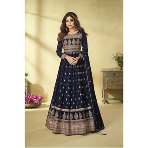 Robe longue brodée de style indien pour femmes, tenue de mariage et de fête - Product Image 1