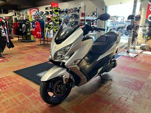 Offerta Legittima: Moto Fuoristrada <span class=keywords><strong>Suzuki</strong></span> <span class=keywords><strong>Burgman</strong></span> 400 2026 Pronta per la Spedizione in Tutto il Mondo - Product Image 5