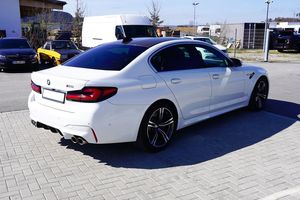 บีเอ็มดับเบิลยู เอ็ม5 ซีเอส ปี 2021 รถมือสอง พวงมาลัยซ้าย ขับเคลื่อนสี่ล้อ เครื่องยนต์ดีเซล เบาะหนัง ระบบควบคุมความเร็วอัตโนมัติ ระบบควบคุมความเร็วคงที่ ระดับไอเสียยูโร 6 ล้อแม็กซ์ขนาด 16 นิ้ว - Product Image 4