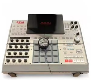 Controlador de Producción Musical Independiente MPC X - Product Image 1