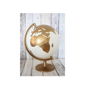 Sculpture globe décorative artistique en métal avec des détails coupés à la main et un style minimaliste pour des intérieurs urbains chics - Product Image 5
