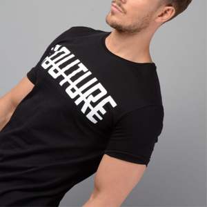 Camiseta de palangre negra para hombre-Slim Fit, 100% algodón peinado hilado con anillo fino, 200 gsm - Product Image 5