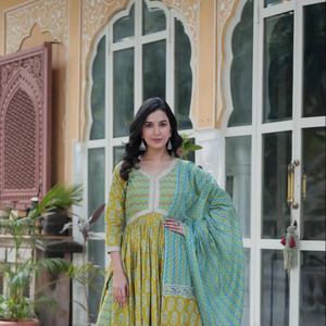 Costume décontracté ethnique de style indien Offre Spéciale les femmes robe imprimée pur coton imprimé Anarkali robe et bas avec Dupatta - Product Image 1