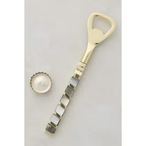 Abridor de Botellas de Latón con Incrustaciones de Nácar, Diseño Elegante, Premium, Ecológico, Multifuncional, Herramienta de Bar para el Hogar - Product Image 1