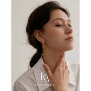 Orecchini a Cerchio Dorati Inossidabili, Mezzo Cerchio Lucido Vintage, Grandi Cerchi Placcati Oro, Orecchini a Cerchio Minimalisti Religiosi, Regalo per la Mamma - Product Image 3