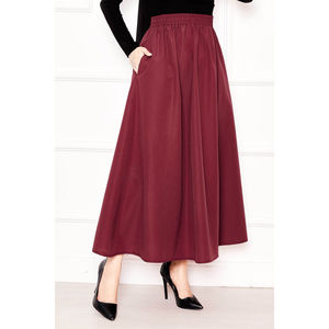 Jupe droite sportive en soie avec détail poche, bordeaux XS, en coton éponge doux avec broderie imprimée numériquement, respirante, longueur courte - Product Image 2