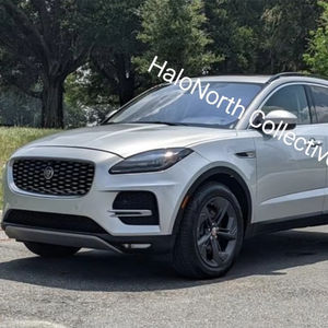 Jaguar E-PACE berline automatique 2021, moteur turbo 4L, hybride, sièges en cuir, caméra arrière, conduite à gauche, intérieur clair et foncé, d'occasion - Product Image 1