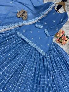 DESPIECE FIESTA LOOK TOP Y LAHENGHA CON TRABAJO BORDADO - Product Image 2