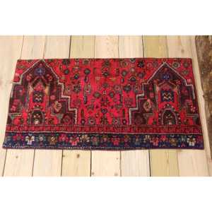 Alfombra Turca Vintage de Lana Roja, 1.7x3.3 pies (51x100 cm) - Product Image 2