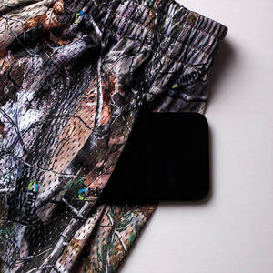 Pantalones cortos de baloncesto de camuflaje para hombre con estampado de sublimación personalizado 100% poliéster 5 pulgadas entrepierna cintura media rasgada informal sólido - Product Image 4