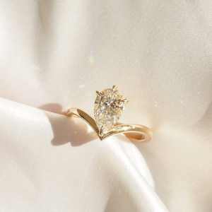 Bague de fiançailles pour femme à 4 griffes en argent 925 10k 14k 18k Solid Gold - Product Image 2