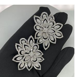 Boucles d'oreilles de lustre en pierre naturelle de style floral fait à la main en or blanc Certification IGI pour les mariages fêtes cadeau - Product Image 1