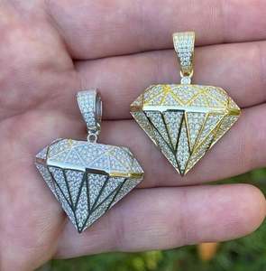 Personalizado Iced Out MOISSANITE Diamond Shape Gem Bling Pendant 925 Sterling Silver en rodio o 14K oro amarillo acabado - Product Image 1