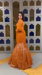 Elegante seda satinada Lehenga Choli moda indio pakistaní bordado lentejuelas trabajo Faux Georgette - Product Image 5