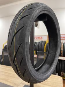 Neumático Tubeless para Scooter K308, Patrón Lightning, Alta Estabilidad a Alta Velocidad, Disponible en Tamaños de 17 Pulgadas - Product Image 3