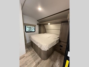 FOURNISSEUR DE CARAVANES D'OCCASION 2016 Guulf Stream STREAM LITE SVT 22 UDL à vendre - Product Image 3