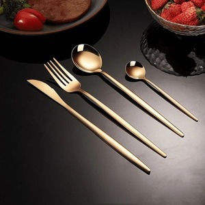 Juego de Cubiertos de Metal Premium con Acabado Elegante, Ideal para Diseñadores de Interiores y Requisitos de Estilo de Cocina Moderna - Product Image 4