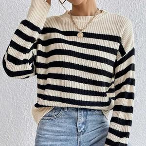 Sweat-shirt à col rond rayé confortable en polyester 100% pour femme, à manches longues, à épaules tombantes, décontracté, pour l'hiver, style coréen - Product Image 1