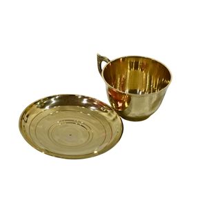 Tasse et soucoupe à thé en laiton de style héritage pour servir du thé chic avec un savoir-faire et des détails artisanaux de qualité supérieure - Product Image 1
