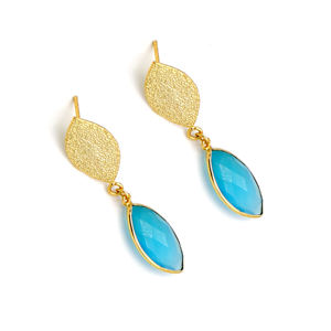 Boucles d'oreilles en laiton fait à la main bleu calcédoine Marquise Drop | 18K plaqué or femmes à la mode mariage | Fournisseur B2B indien exportateur - Product Image 1