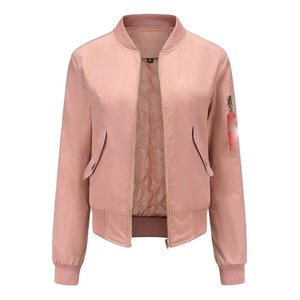 PRO ENTERPRISES Blouson d'aviateur en satin de haute qualité pour femmes Service OEM personnalisé prêt pour l'hiver fermeture à glissière col en V col complet - Product Image 3