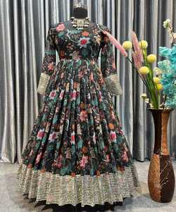 ชุดเดรสสวมใส่อิสลาม เสื้อผ้า ชุดมุสลิมเจียมเนื้อเจียมตัว: อาบายา ฮิญาบ และแฟชั่นอิสลามเพื่อการแต่งตัวอย่างสง่างาม - Product Image 5