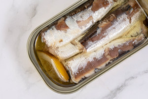 Sardinas Enlatadas Premium en Salmuera, en Salsa de Tomate, con Larga Vida Útil, Sabor Intenso y Alto Valor Nutricional - Product Image 4