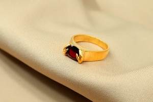 แหวนทองคำขาวชุบทอง18K แหวนมินิมอลลิสต์งานหมั้นแต่งงานของผู้หญิงเครื่องประดับโกเมนสีแดง925ทรงรีประดับเพชรคลาสสิก - Product Image 5