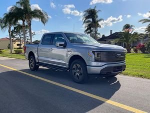 FORD F-150 LIGHTNING LARIAT USADO, Volante a la Izquierda/Derecha - Product Image 4