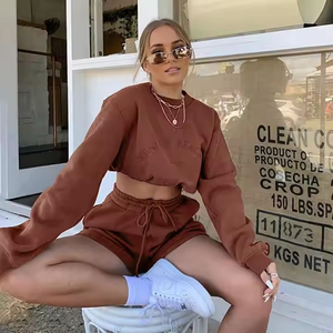Conjuntos de pantalones cortos de lana demandados por el cliente de la mejor calidad, chándal de 2 piezas con logotipo personalizado OEM de corte perfecto de estilo único con logotipo - Product Image 6