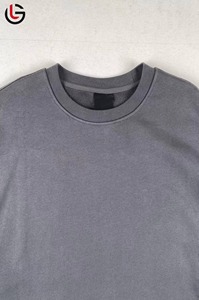 Sweat-shirt épais en polyester et coton organique pour hommes fabriqué au Pakistan personnalisé mode pour hommes sweatshirts à col rond de couleur unie pour hommes - Product Image 4