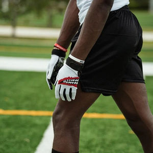Guantes de fútbol americano superventas a precio de fábrica para adultos/guantes de fútbol americano de diseño personalizado para hombres deportivos de alta calidad - Product Image 6