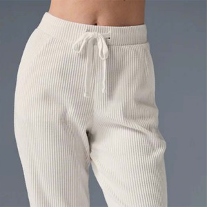 Pantalon de jogging côtelé taille haute pour femme | Jogging confortable et extensible en tissu côtelé avec cordon de serrage à la taille et aux poches - Product Image 3
