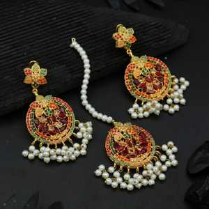 Pendientes Jhumki Tradicionales Indios Antiguos, Últimos Modelos de Joyería de Moda Chapada en Oro Hecha a Mano para Mujer Disponible - Product Image 2