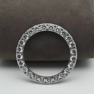 Anillo de Bisel para Reloj de Lujo Hecho a Mano en Acero Inoxidable Tono Plata de 40mm con Incrustaciones Deslumbrantes de Piedras Transparentes de Alto Brillo - Product Image 1