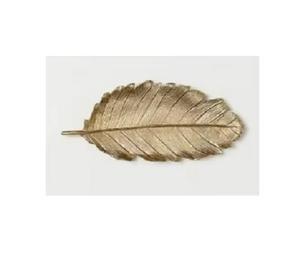 Elegante bandeja de metal con diseño de hoja de oro, duradera y elegante para servir bebidas, decoración de aperitivos - Product Image 1