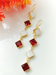 Pendientes Colgantes Chapados en Oro con Perlas y Piedras de Cuarzo, Joyería Elegante Hecha a Mano para Mujer - Product Image 3