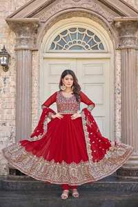 Impresionante Conjunto de Fiesta con Vestido Anarkali de Georgette Sintética Pesada, Dupatta y Pantalón, con Bordado Exquisito y Lentejuelas para Mujer - Product Image 2