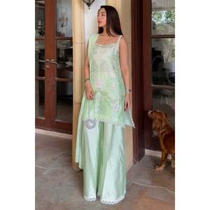 Conjunto de Camisa Formal de Satén y Dupatta Marjorie - Product Image 3