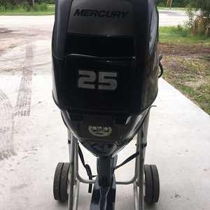 Moteur hors-bord d'occasion 25 CV, faible nombre d'heures d'utilisation, état d'origine. - Product Image 2