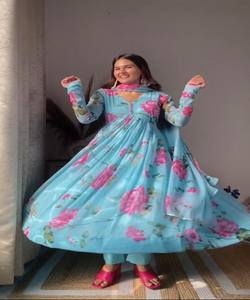 Bas de robe de travail à impression numérique en mousseline de soie de créateur avec dupatta aprty wear prix de gros vêtement ethnique prix de gros vêtements ethniques - Product Image 5