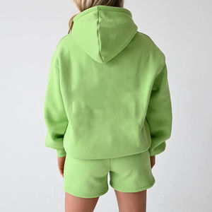 Ensemble sweat à capuche et jogging pour femme, personnalisé, en gros, 100 % coton tissé, motif uni, style décontracté avec badge frontal pour l'hiver - Product Image 4