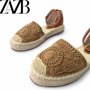 Lujosas <span class=keywords><strong>sandalias</strong></span> de diseñador con hebilla de metal personalizadas <span class=keywords><strong>Sandalias</strong></span> planas de moda para mujeres y mujeres Comodidad para mujeres - Product Image 5
