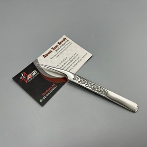 แหนบต่อขนตา90องศาทำจากสเตนเลสแบบมืออาชีพของญี่ปุ่นพร้อมด้ามแหลมดีไซน์รูปผีเสื้อสีเงินขัดเงาแบบมืออาชีพ - Product Image 4