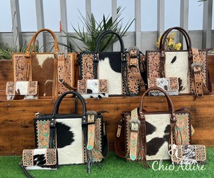 กระเป๋าสะพายข้างและคลัทช์หนังวัวแท้น้ำหนักเบา - Product Image 1