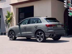 Offre Spéciale <span class=keywords><strong>Audi</strong></span> Q3 véhicule SUV de luxe FWD sièges en cuir R19 pneus essence puissance bon <span class=keywords><strong>prix</strong></span> voiture familiale pour un usage adulte - Product Image 6