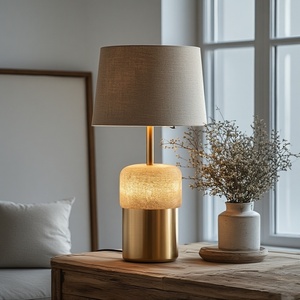 Lámpara de Mesa de Latón Rústica Moderna Hecha a Mano, Elegante Pantalla de Tela Blanca, Diseño Simple, Luz Halógena que Protege la Vista, Ecológica, CA - Product Image 4