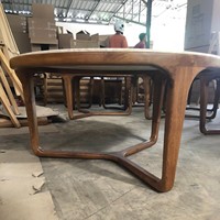 Table basse en marbre au design minimaliste, base en teck à trois pieds, mobilier moderne de luxe léger et écologique pour la maison