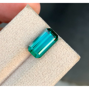 Tourmaline naturelle bleu-vert émeraude taille émeraude, sans défaut, 4,92 CT, 13x7,0x5,6mm, provenant d'Afghanistan - Product Image 1